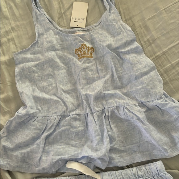 Sant and Abel 100% Linen Blue Tank With Golden Embroidered Crown & Shorts - Picture 2 of 7